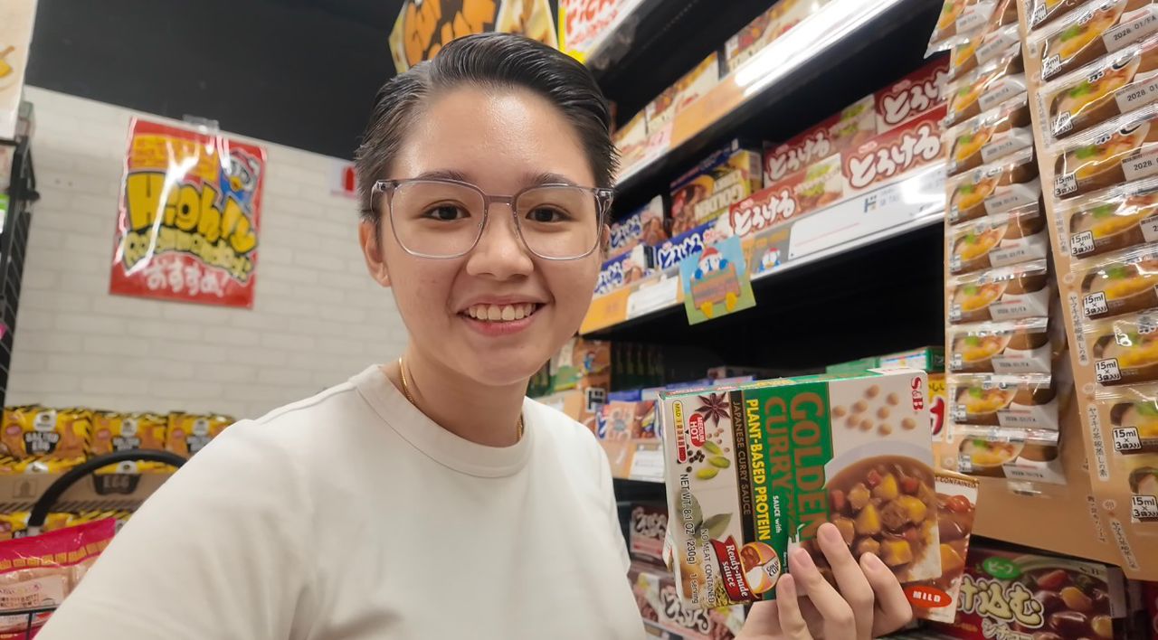 Cay Chan 在超市分享日常生活 vlog 的照片